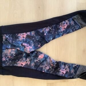 Women Lululemon leggings